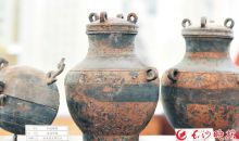 民间收藏家121件文物无偿集中捐赠博物馆