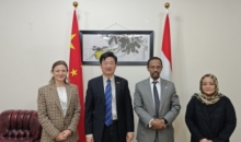 驻也门使馆临时代办邵峥会见红十字国际委员会中东地区代表穆罕默德·谢赫·阿里