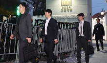 对峙10小时，韩国警方搜查总统府再次宣告失败