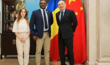 驻乍得大使王晰宁会见红十字会与红新月会国际联合会中部非洲代表阿德伊扎